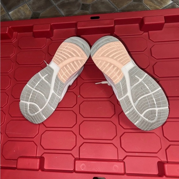 Size 11; New Balance 847 V4 Women's Athletic Walking Shoes - Picture 14 of 14